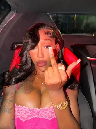 OnlyFans account  classysavage header 2
