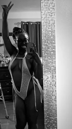 OnlyFans cuenta luckieexoxo header 2