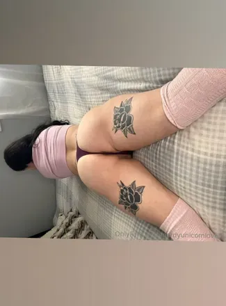 OnlyFans cuenta nerdyunicornlover1 header 2