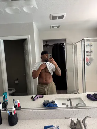 OnlyFans account  itsderrickj header 2