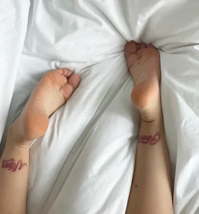 OnlyFans cuenta misspetitefeet1 header 2