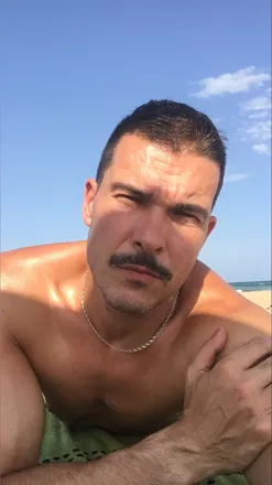 OnlyFans cuenta mucholobo1 header 2