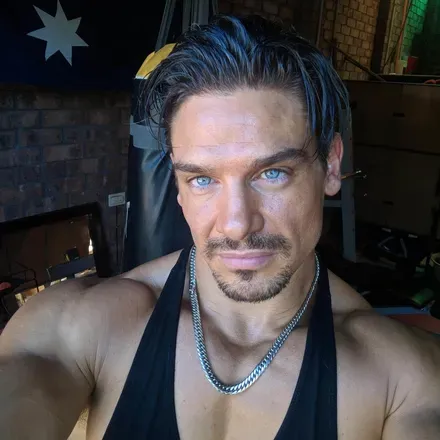 OnlyFans cuenta maxflex header 2