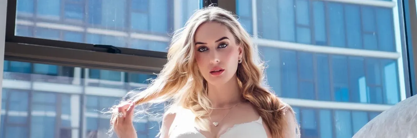 OnlyFans account  elleinactive header 2