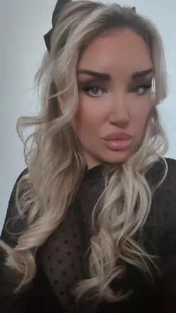 OnlyFans cuenta lucylovesx header 2