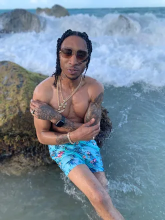 OnlyFans cuenta mcfly_g header 2
