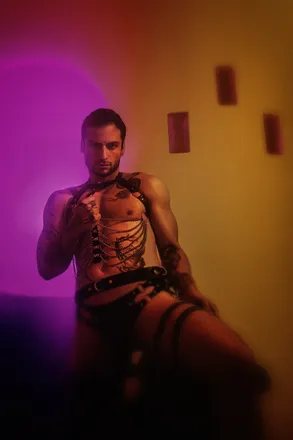 OnlyFans cuenta hadrianrotten header 2