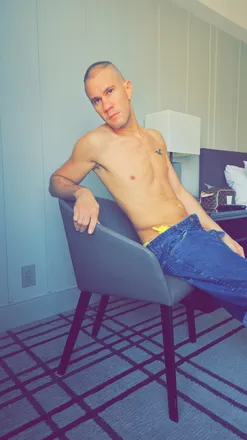 OnlyFans cuenta chicoloco915 header 2