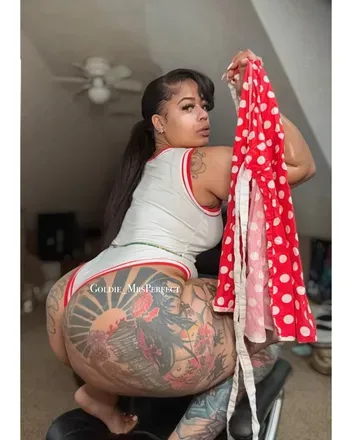 OnlyFans cuenta goldiemrsperf avatar 1