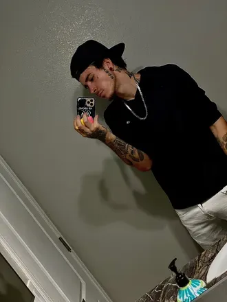 OnlyFans cuenta ethan498051 avatar 1