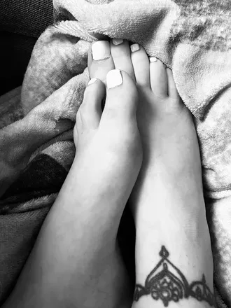OnlyFans account  twinkletoescs23 avatar 1