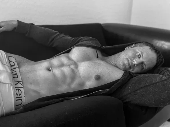 OnlyFans cuenta haljordanentertainment header 2
