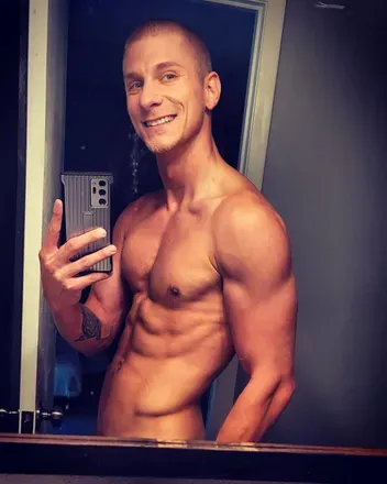 OnlyFans account  u165994409 avatar 1
