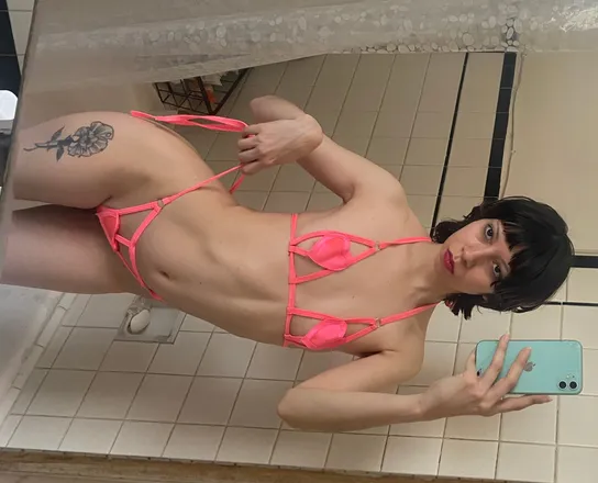 OnlyFans account  mellhell header 2