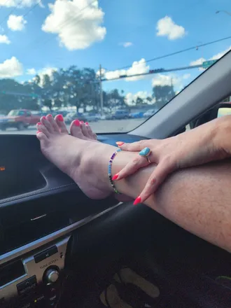 OnlyFans cuenta ms.lovetoes header 2