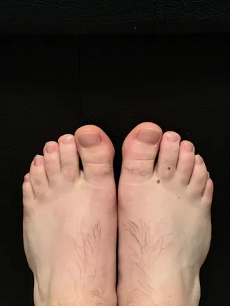 OnlyFans cuenta squatchyfeet header 2