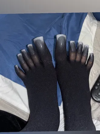 OnlyFans cuenta myprettytoezz header 2