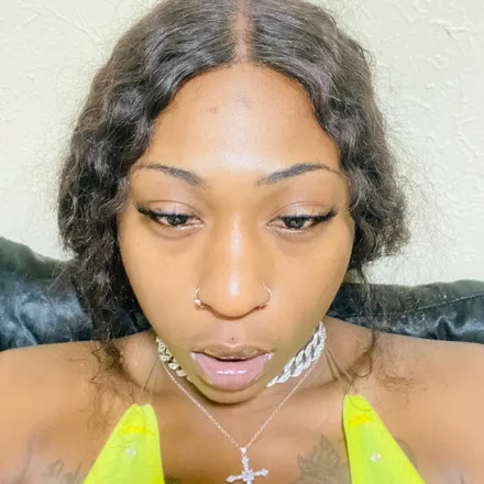 OnlyFans cuenta iluvkisses previous_avatars_1 3