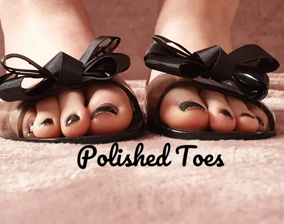 OnlyFans cuenta polished-toes header 2