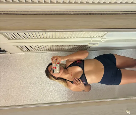 OnlyFans account  bri.ii header 2