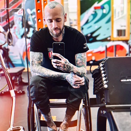 OnlyFans cuenta tattychairdaddy header 2