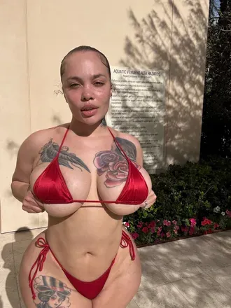 OnlyFans account  saragoldglitter avatar 1