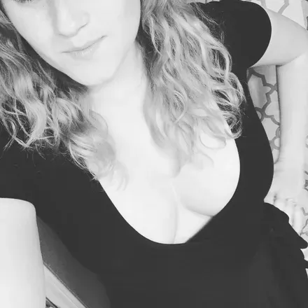 OnlyFans cuenta roamwonderland header 2