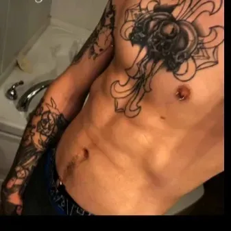 OnlyFans cuenta kylelong27 header 2