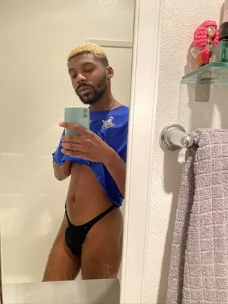 OnlyFans cuenta r.lvndrrrr avatar 1
