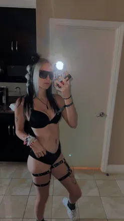 OnlyFans cuenta ur.fav.blondie avatar 1
