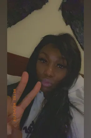OnlyFans cuenta lamuneca_morenita header 2
