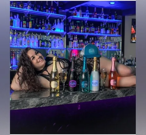 OnlyFans account  xxxvibe4-20 header 2