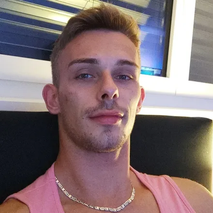 OnlyFans cuenta manuele96 header 2