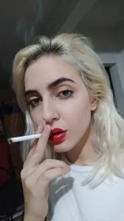 OnlyFans account  ava.fox avatar 1