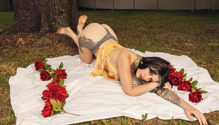 OnlyFans cuenta witchypearl header 2