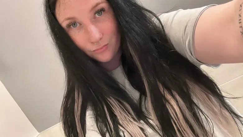 OnlyFans cuenta charlottekingofxxx header 2