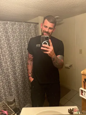 OnlyFans cuenta howie-feltem header 2