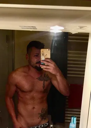 OnlyFans cuenta yuri_xy header 2