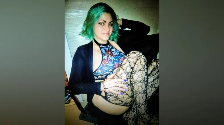 OnlyFans cuenta mommanae6977 header 2