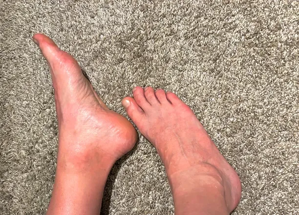 OnlyFans account  myonlyfeet_cal avatar 1