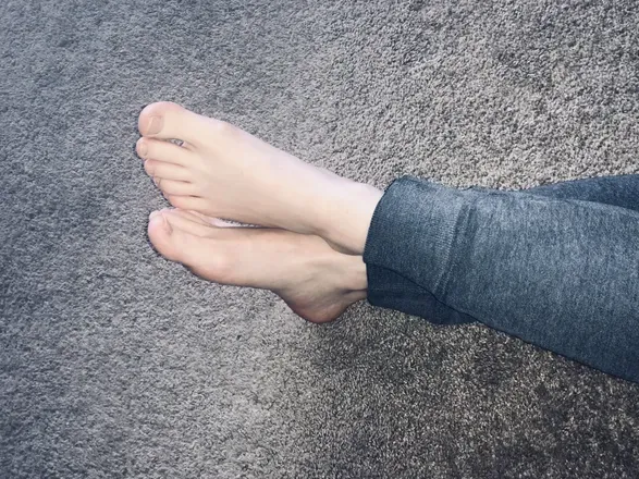 OnlyFans cuenta smallestfeet3 header 2