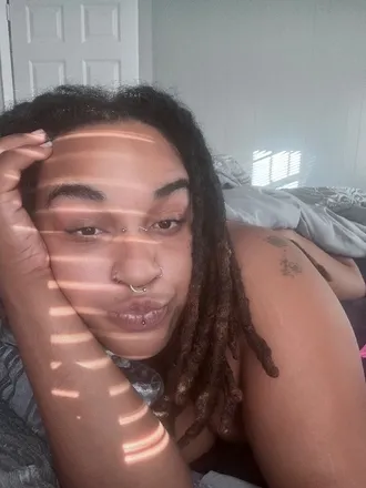 OnlyFans account  puffyxxxo avatar 1