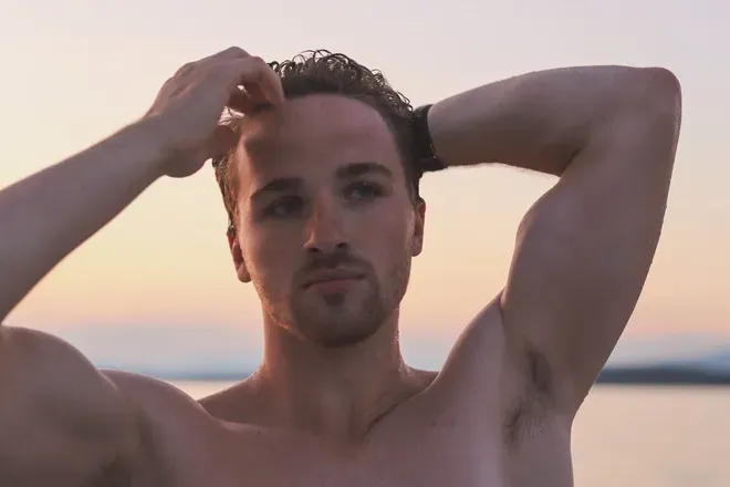 OnlyFans account  ryanolson avatar 1