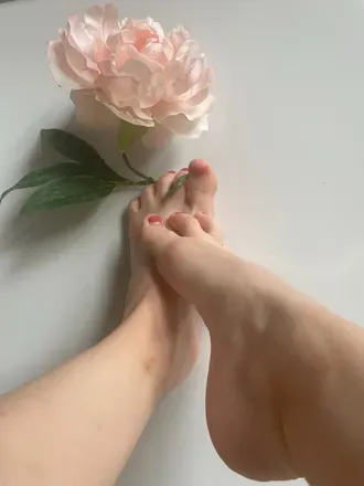 OnlyFans cuenta toeswithtalia avatar 1