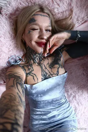 OnlyFans cuenta noni_christie avatar 1