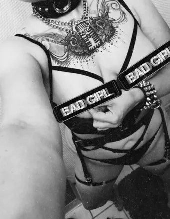 OnlyFans cuenta cagedpunxxx header 2