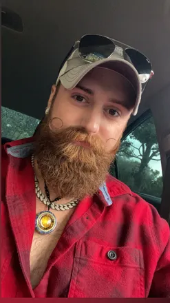 OnlyFans cuenta bad_n_bearded header 2