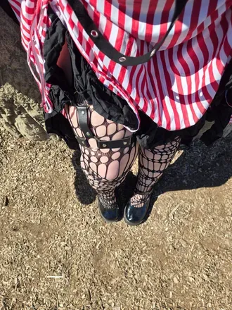 OnlyFans cuenta feralgothmommy header 2