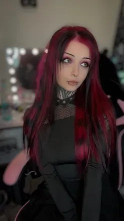 OnlyFans cuenta gothicbrat333 avatar 1