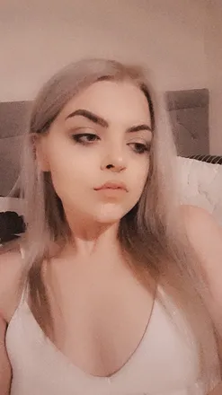 OnlyFans cuenta courtt_xx header 2